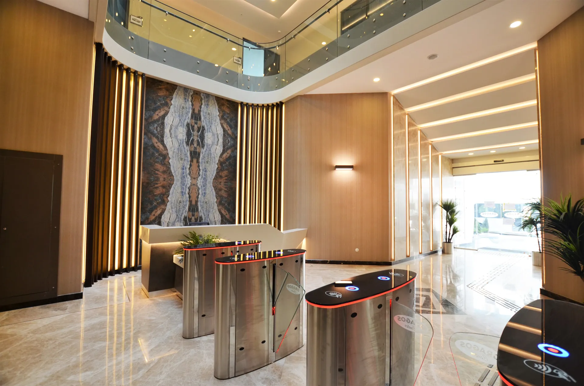Dragos Center lobi ve karşılama alanı